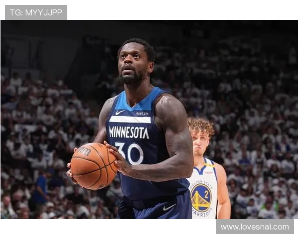 兰德尔赞麦丹在联防中表现突出防守范围广泛堪称优秀护筐者